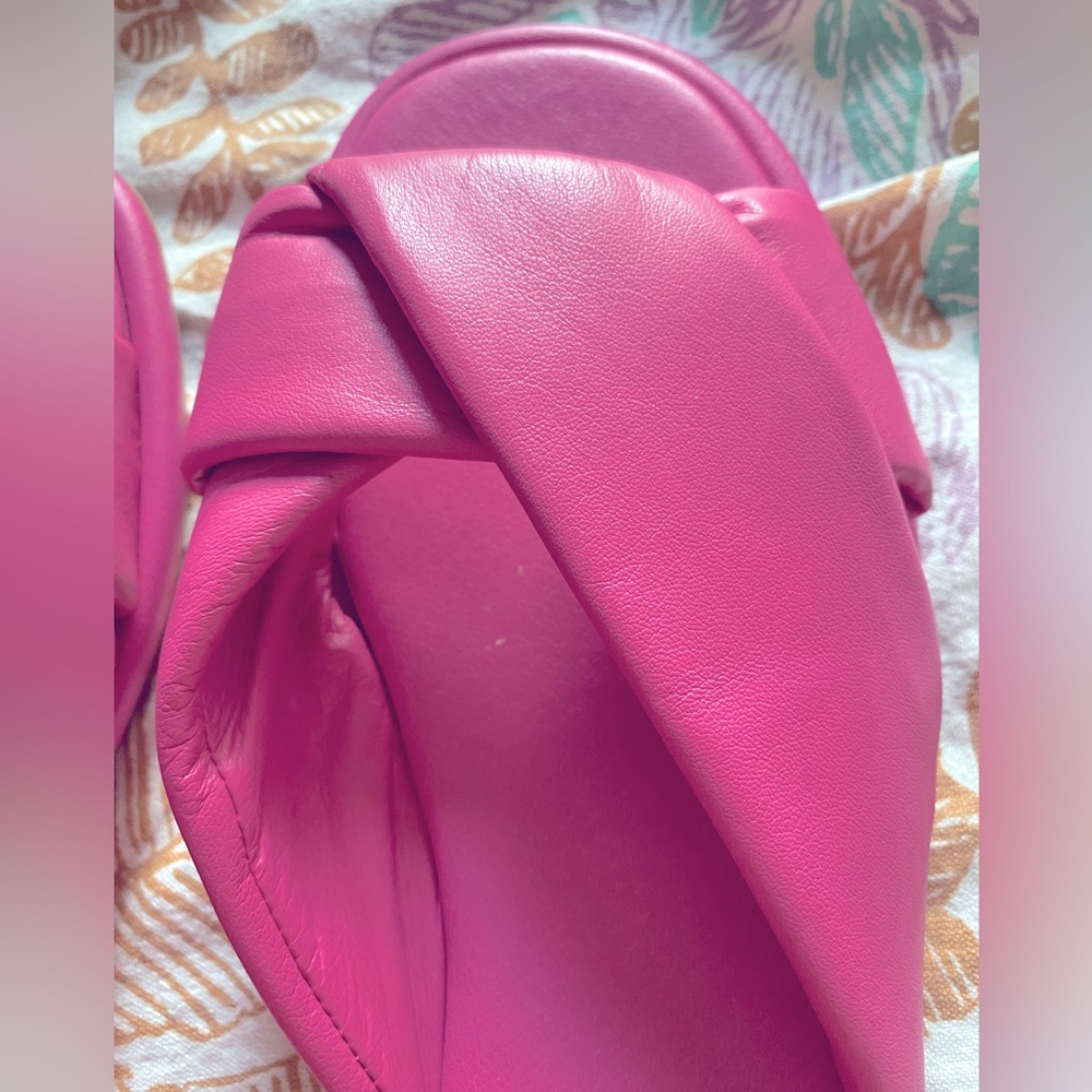 Pink Leather Slide Sandals from Nordstrom. NWT.  Never worn. Soft & Cushy.Size 7 - Picture 4 of 16